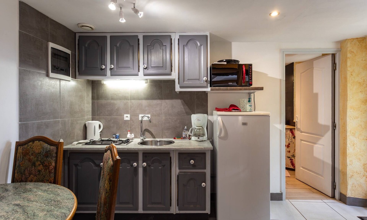 Lannion Bed & Breakfast | Guesthouse 'Petite Maison' with Shared Terrace, Garden and Wi-Fi