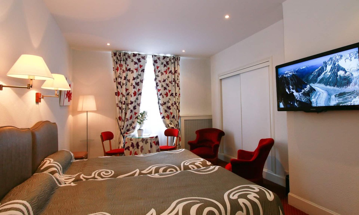 Bagneres-de-Luchon Hotel | Hôtel d'Etigny