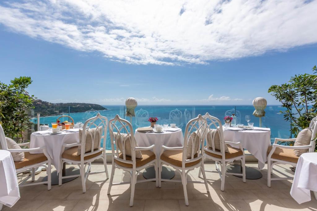Roquebrune-Cap-Martin Hotel | Hôtel Le Roquebrune