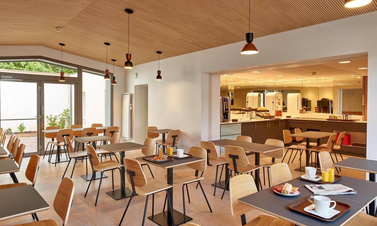 Poincare - Foch - Anatole France - Croix de Bourgogne Hotel | Hôtel REVOTEL