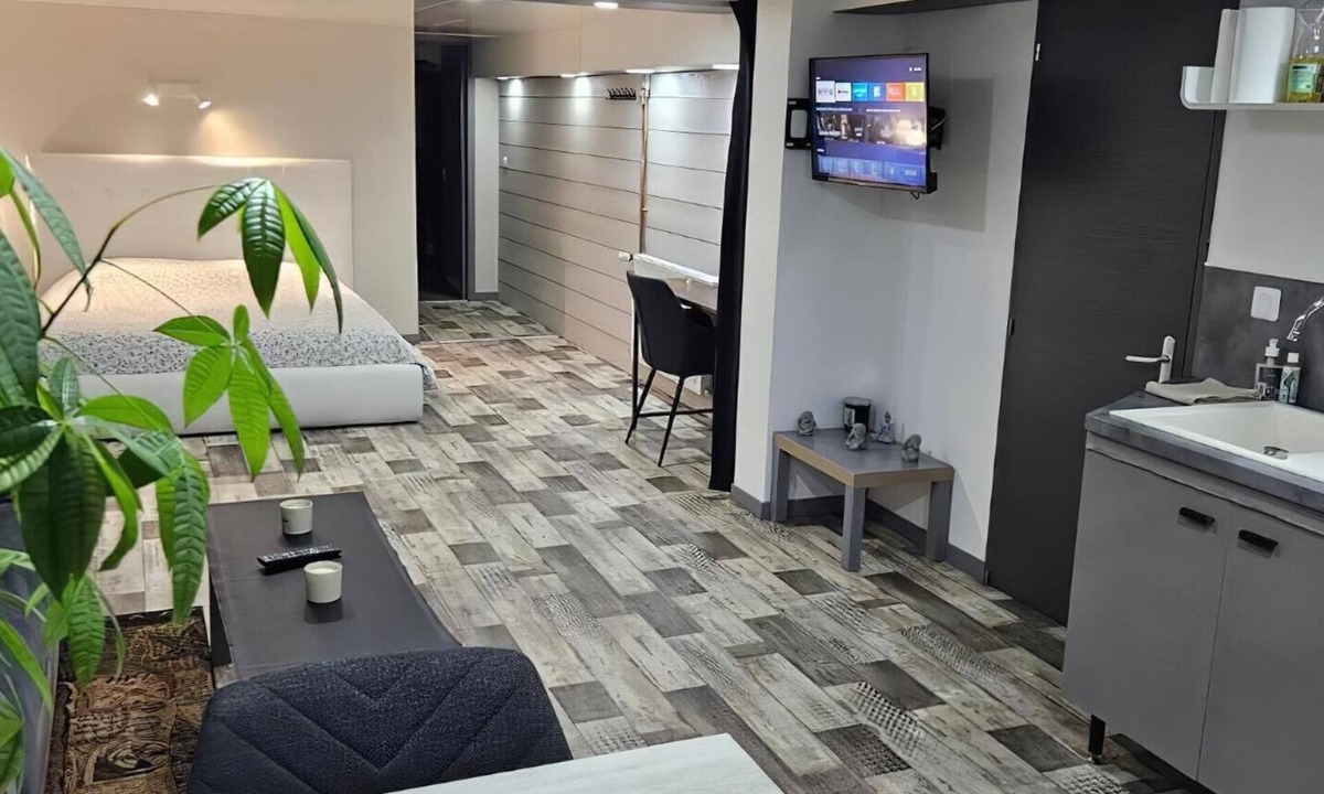 Paroisse Saint-Augustin-de-Chaux Apartment | Hello dole
