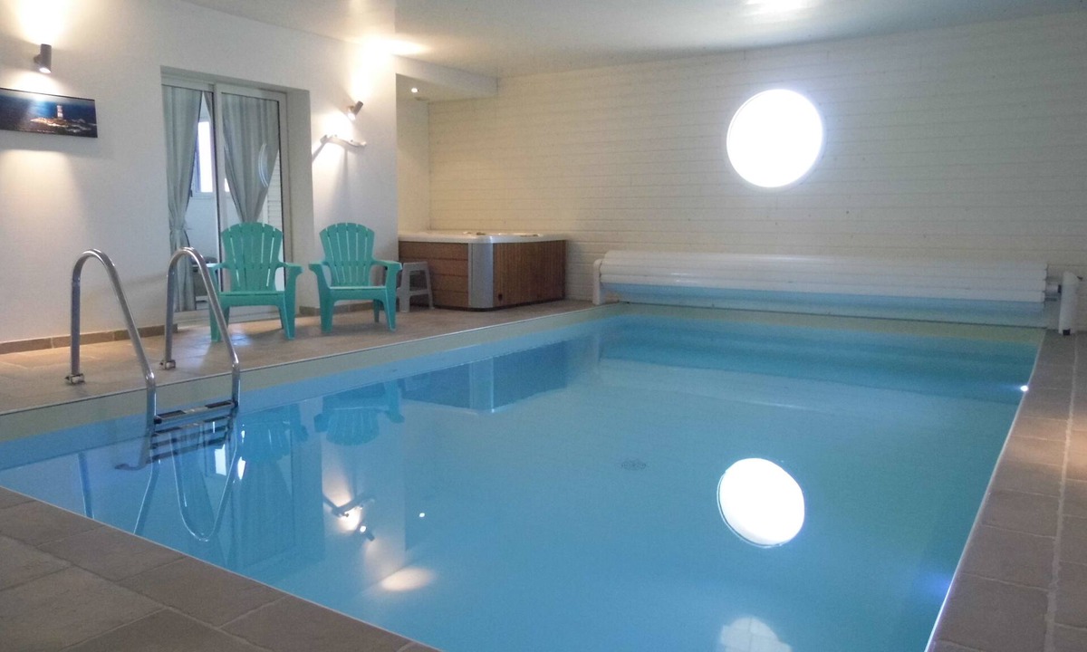 Plouneour-Trez House | HIGH STANDARD VILLA 150M FROM THE BEACH, HEATED INDOOR POOL