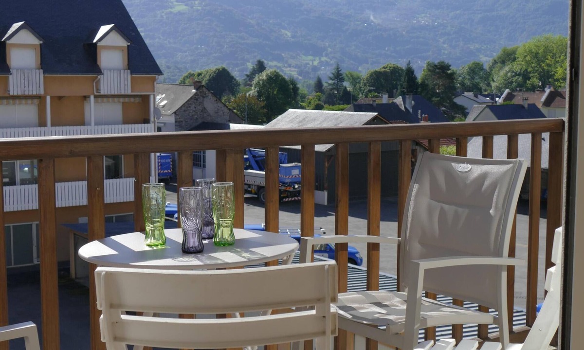 Argeles Gazost Apartment | High Pyrenees. Nice and quiet apartment in the heart of Argeles Gazost