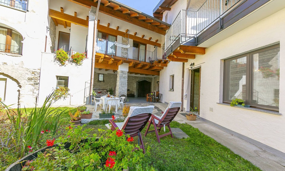 Madonna del Sasso House | Historic Casa Baroni near Lake Orta, Madonna Del Sasso, Italy
