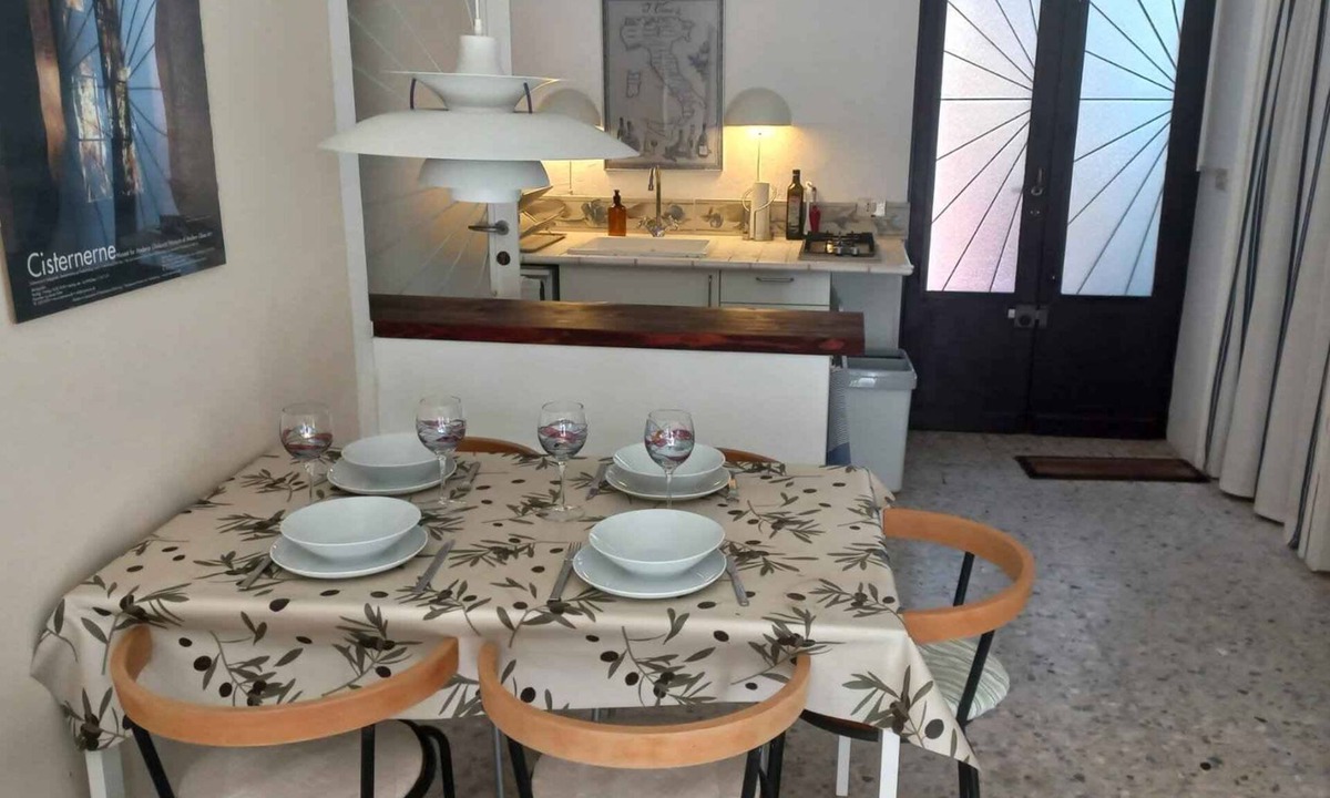 Lesa Apartment | Holiday apartment with balcony and internet