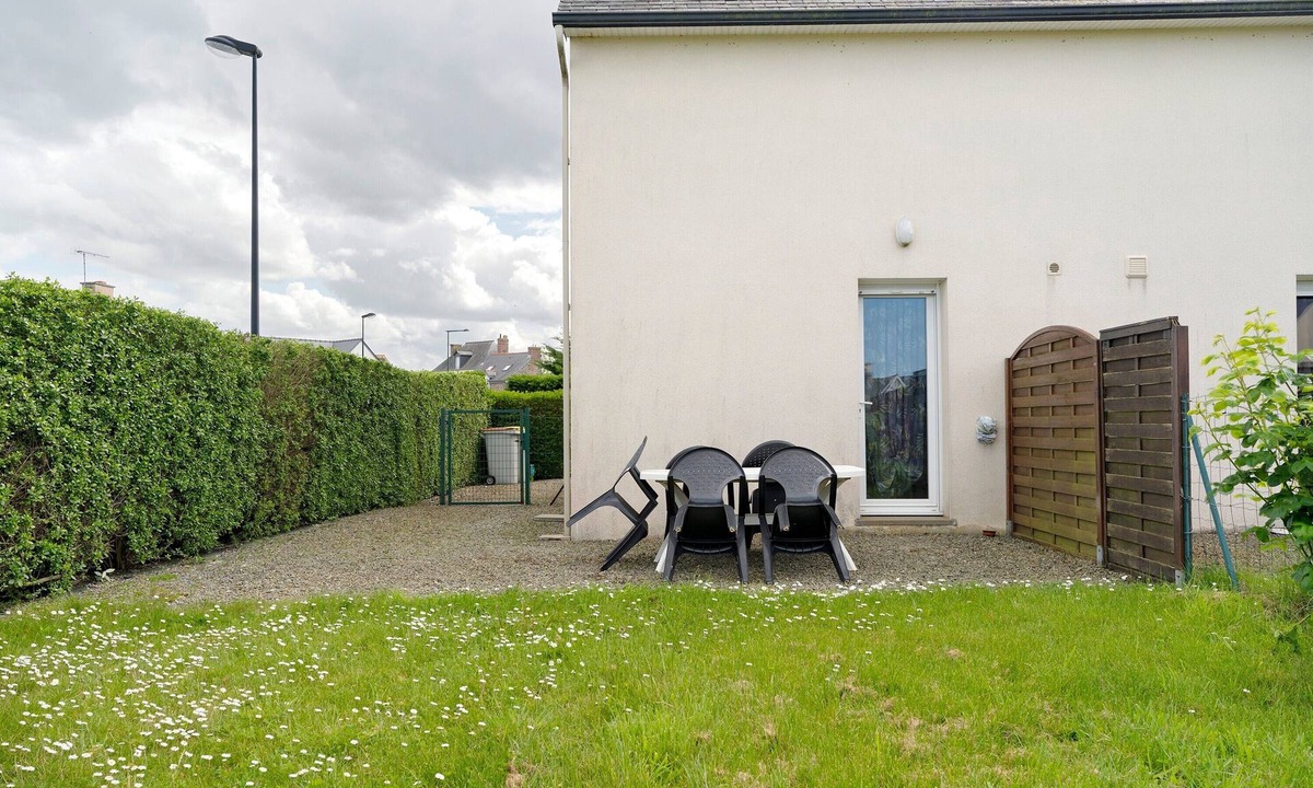 Saint-Meloir-des-Ondes House | Holiday Home 'Nouvelle Villa D'Émeraude' with Private Terrace and Private Garden