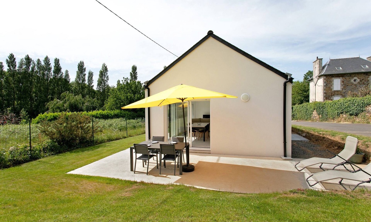 Plouha House | Holiday Home 'Auprès De Mon Chêne' with Private Terrace, Garden and Wi-Fi
