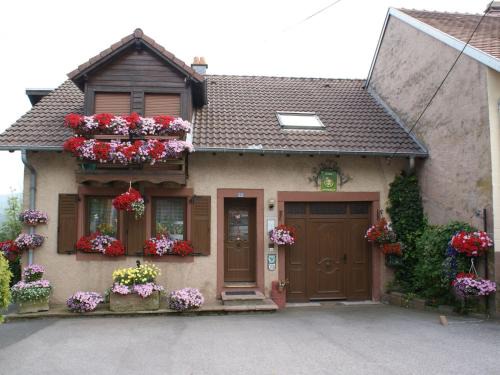 Haselbourg House | Holiday Home Das Gîte Fleuri mit einer herrlichen Aussicht by Interhome