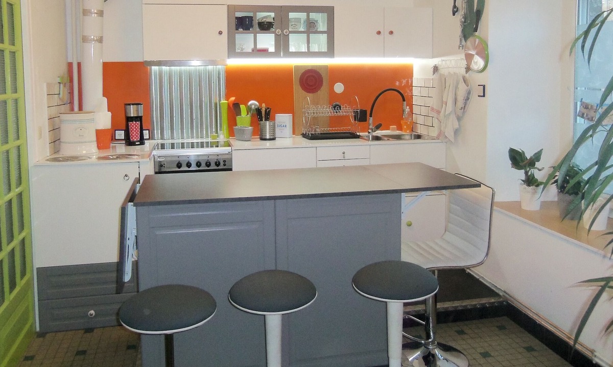 Saint-Carreuc House | Holiday Home "Do Mi Si La Do Ré" with Private Garden & Wi-Fi