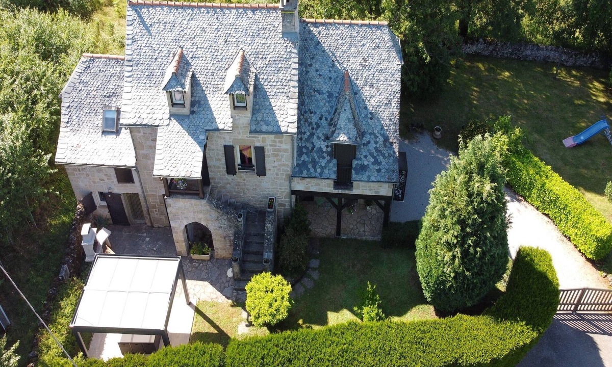 Muret-le-Chateau House | Holiday Home in Muret near Château Colombier