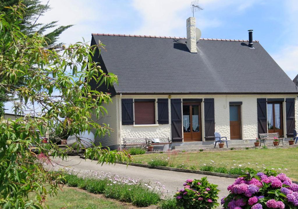 Saint-Jacut-de-la-Mer House | Holiday Home Ferienruhe - SJA100 by Interhome
