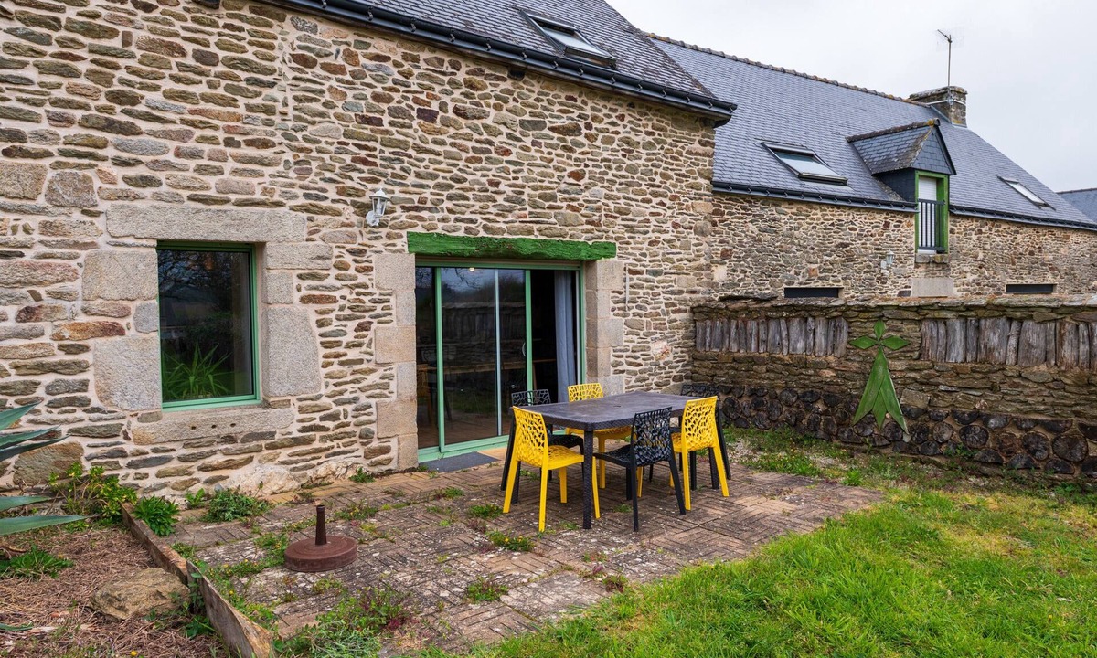 La Croix-Hellean House | Holiday Home Gîte Ty Breizh - Les Hortensias