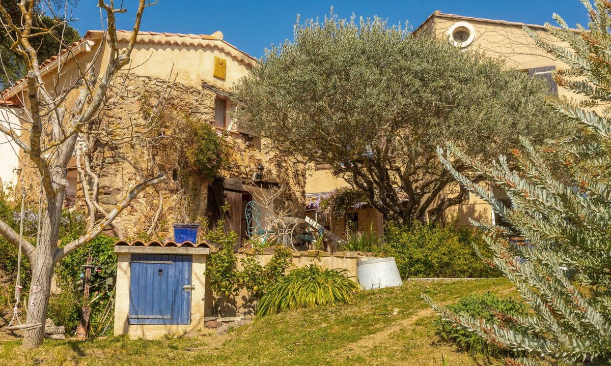 Collobrieres House | Holiday Home “La Fenière” with Mountain View, Private Terrace and Wi-Fi