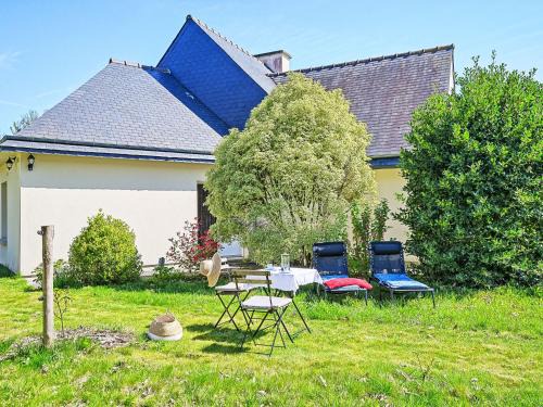 Etables-sur-Mer House | Holiday Home Les Châtaigners by Interhome