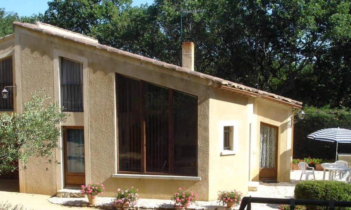 Fontareches House | Holiday Home 'Les Lavandes' with Shared Pool