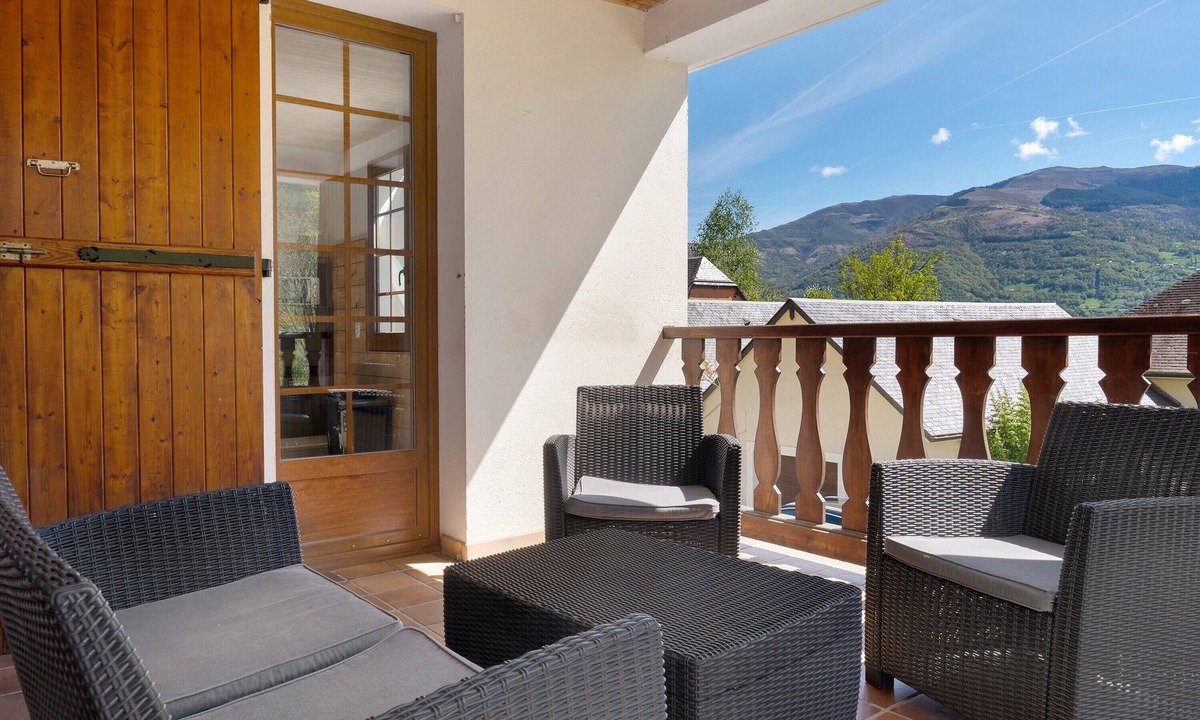 Argeles Gazost House | Holiday Home 'Maison L'arrieulat' with Mountain View, Shared Terrace and Wi-Fi