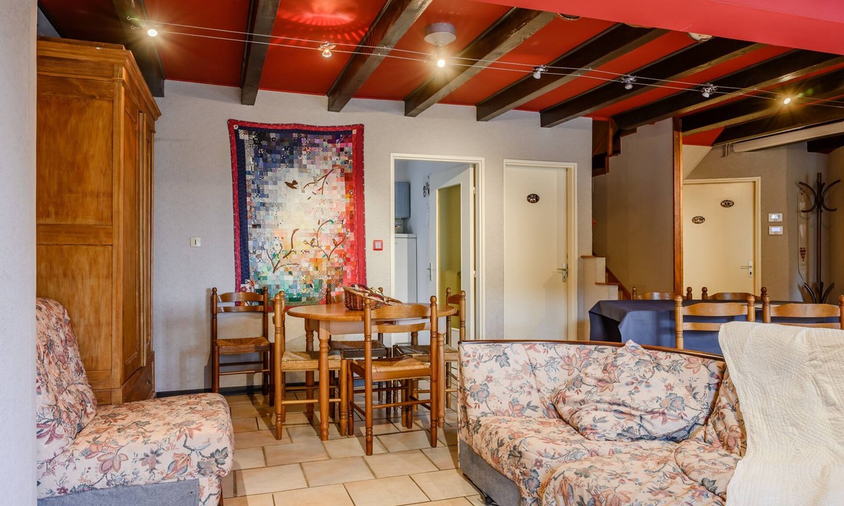 Rorschwihr House | Holiday Home 'Sur La Route Du Vin' with Balconies and Wi-Fi