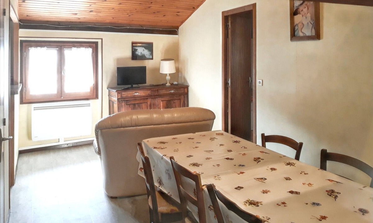 Belcaire Apartment | Homerez - Apartment in Belcaire