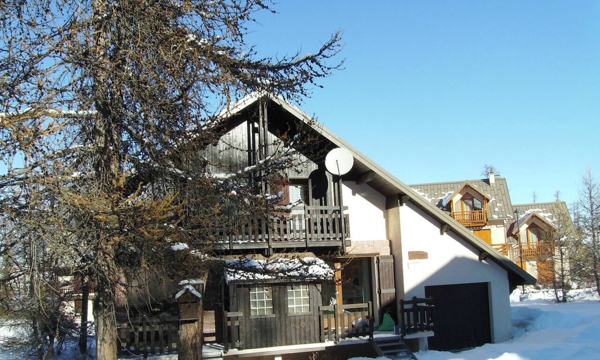 Les Sagnieres Apartment | Homerez - Apt in Risoul
