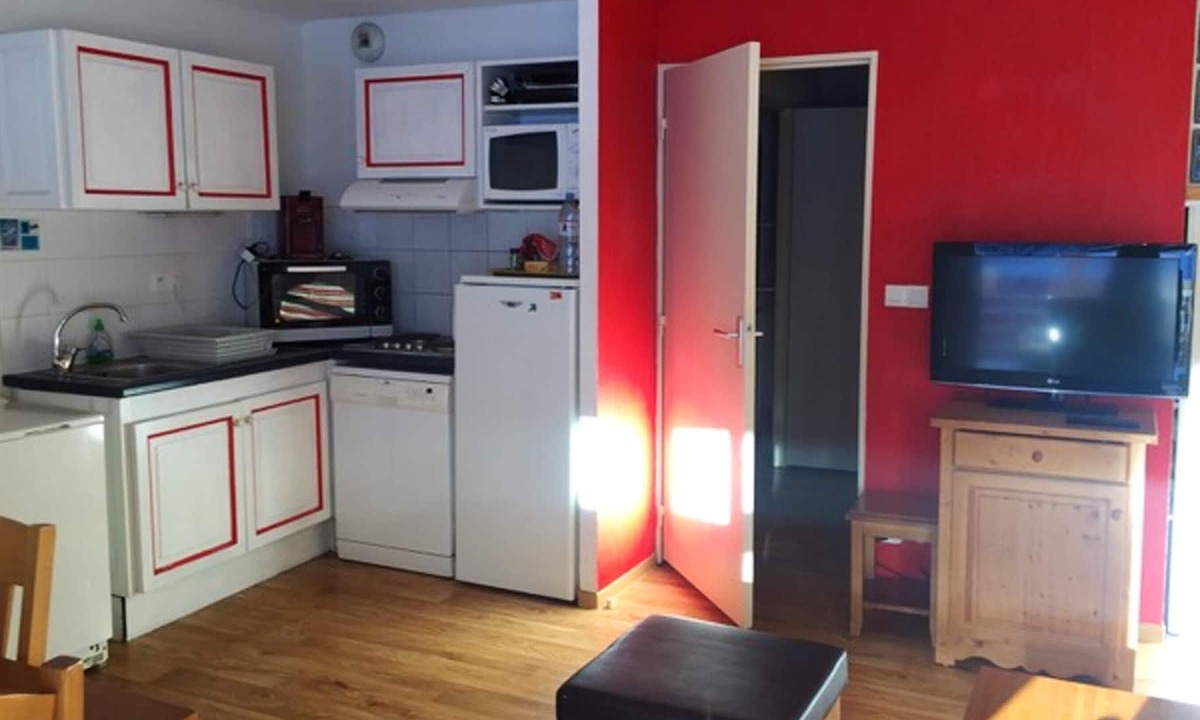 Allos Apartment | Homerez - Beautiful appartement for 8 ppl. with swimming-pool at La foux d'Allos