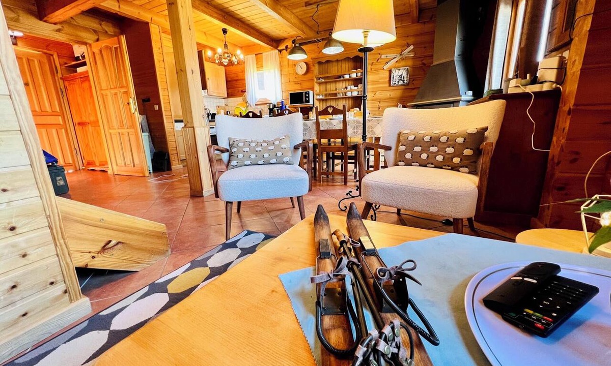 La Joue du Loup Ski Chalet | Homerez - Chalet Dévoluy
