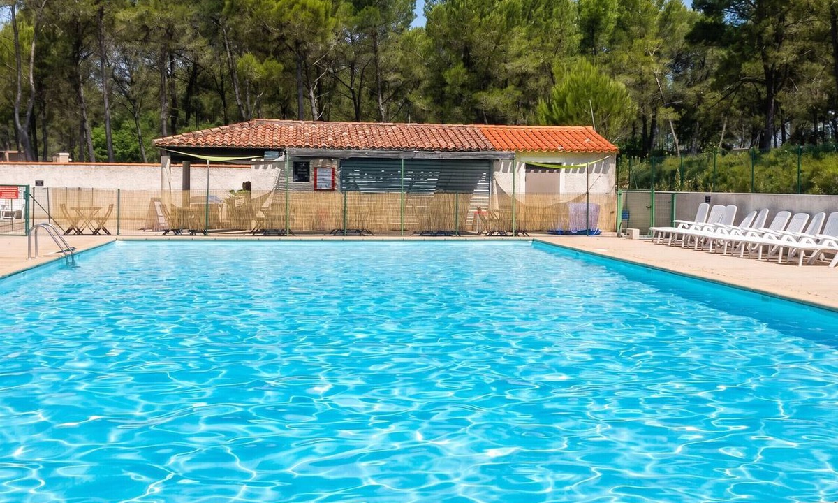 Le Castellet Ski Chalet | Homerez - Chalet in Le Castellet