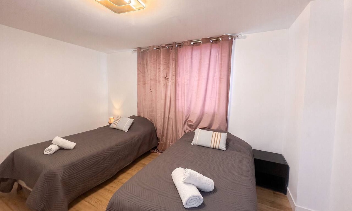 Villeneuve-sur-Yonne House | Homerez - House in Villeneuve-sur-Yonne