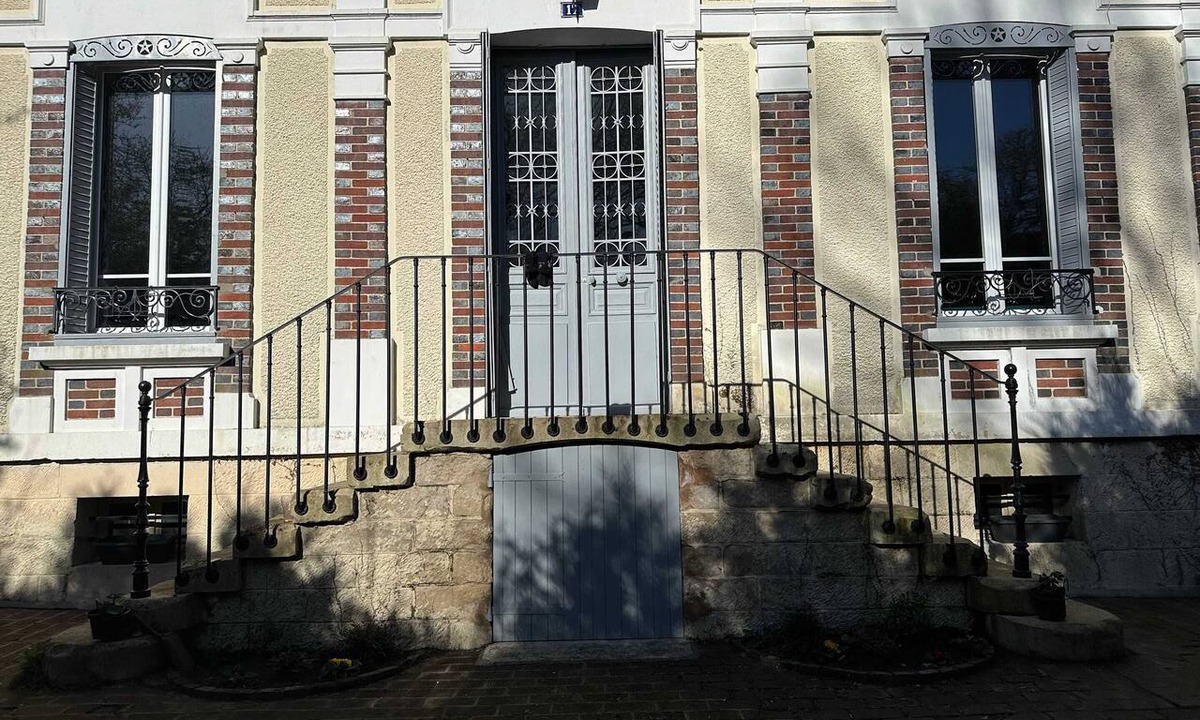 Saint-Florentin House | Homerez - Home near Saint-Floret park