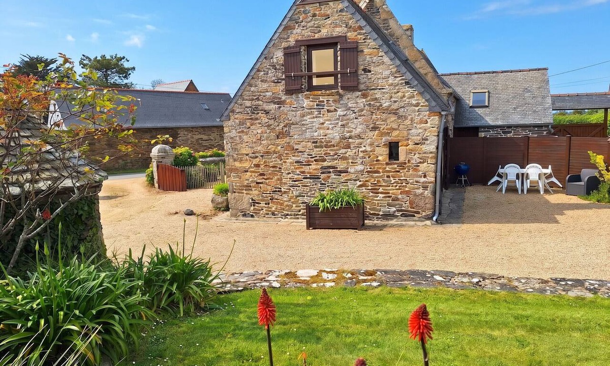 Tredrez-Locquemeau House | Homerez - House in Trédrez-Locquémeau