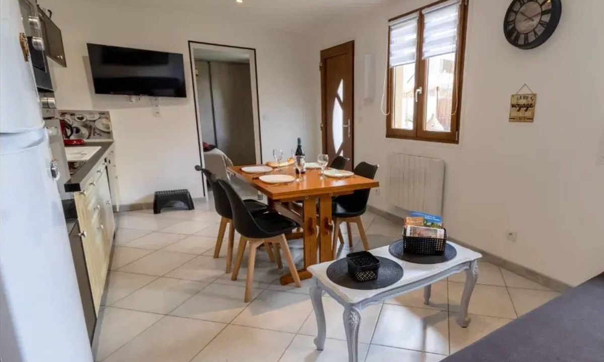 L'Aiguillon House | Homerez - House in Aiguillon.