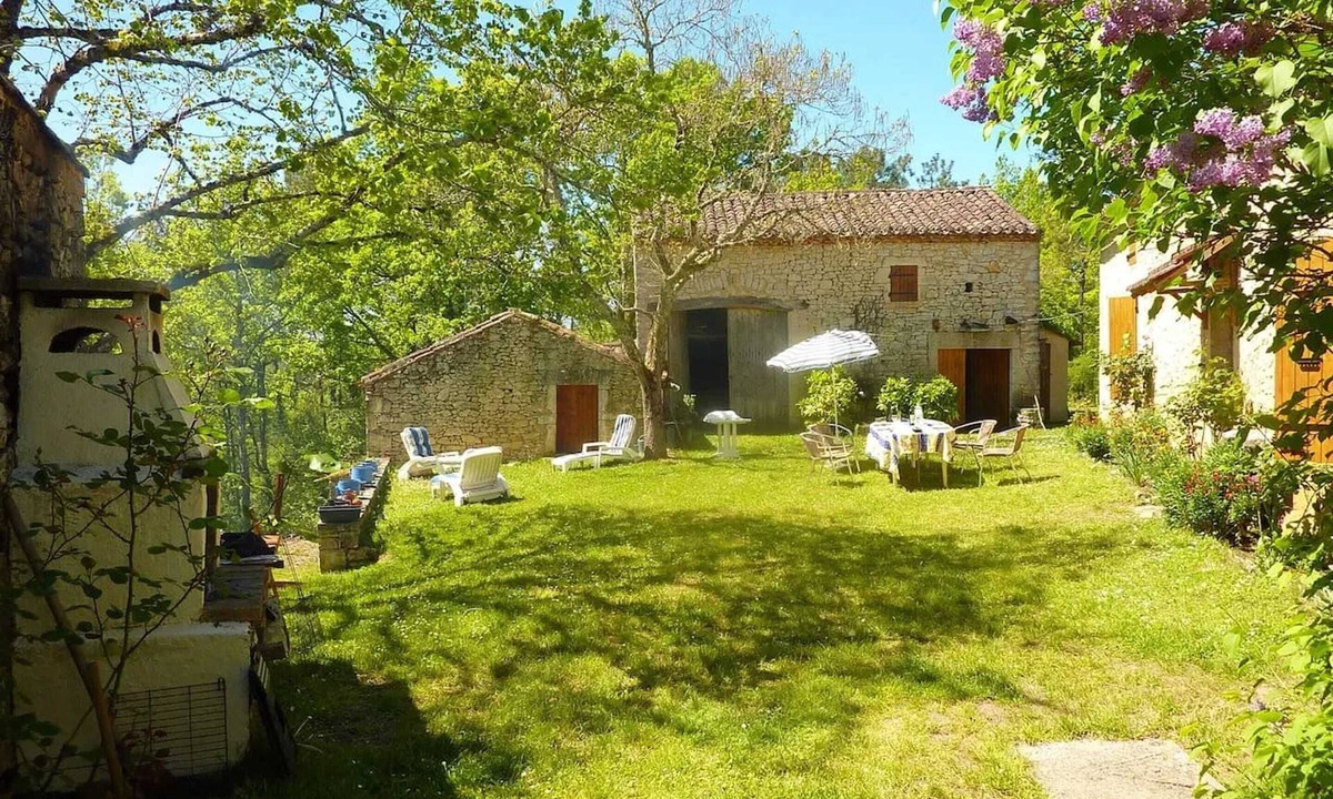 Les Junies House | Homerez - House, Les Junies