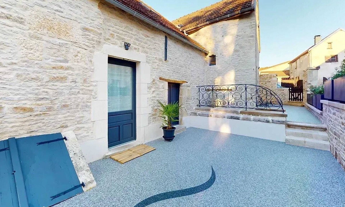 Les Riceys House | Homerez - House Les Riceys