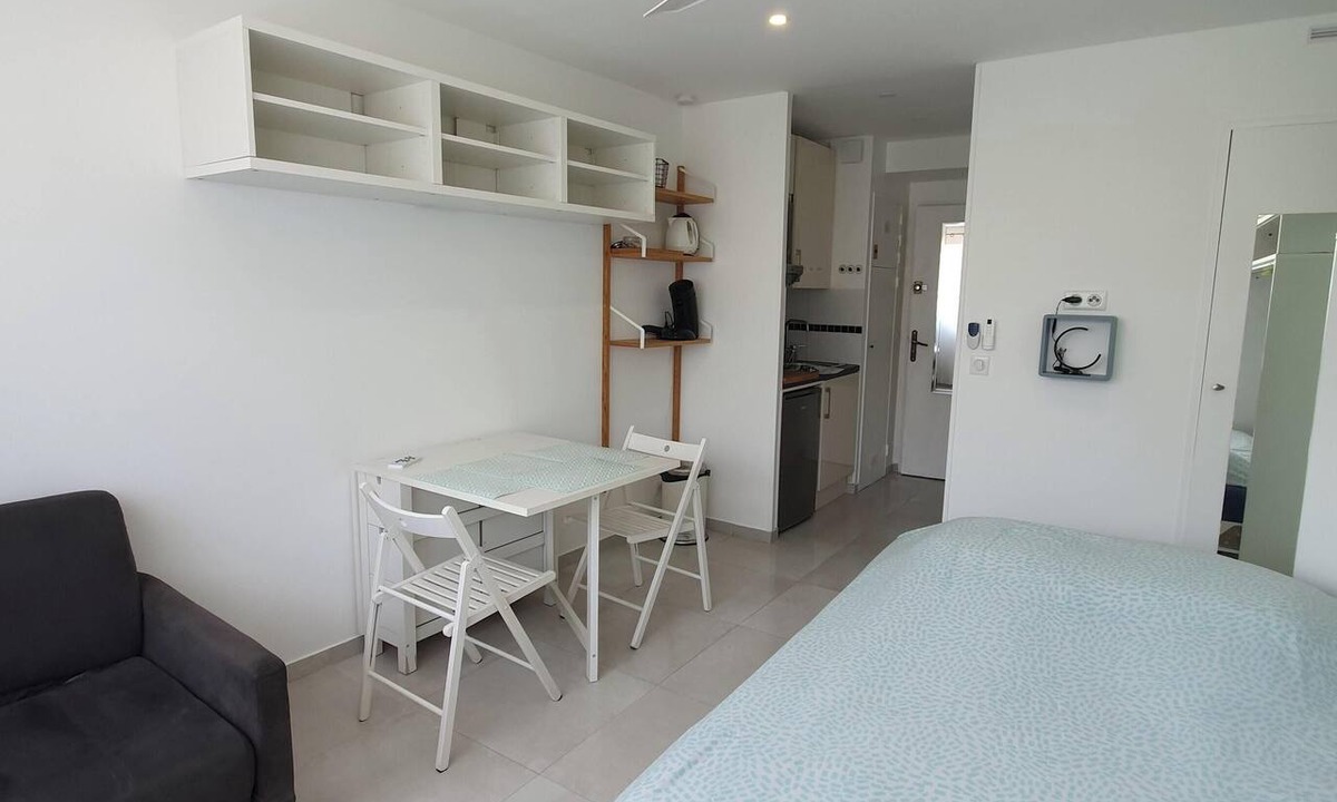 Villeneuve Loubet Beach Apartment | Homerez - Studio in Villeneuve-Loubet