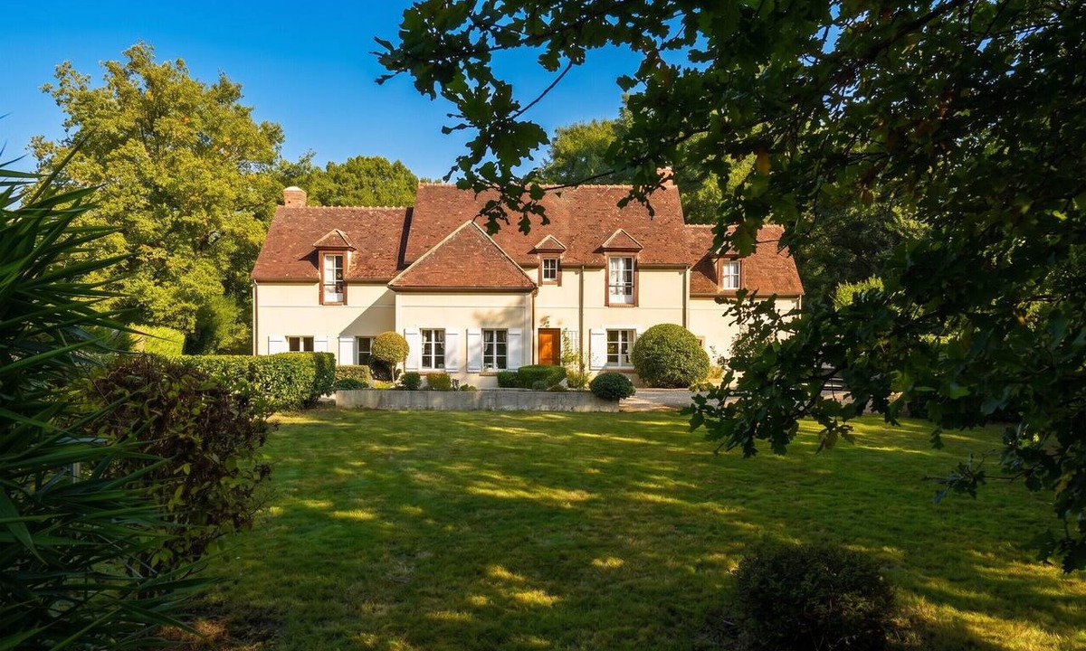 Chailly-en-Brie House | Homerez - Villa in Chailly-en-Brie