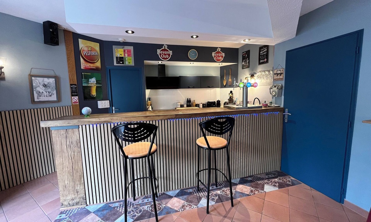 Lavelanet Apartment | Hosanna magnificent large loft rated 4 stars
