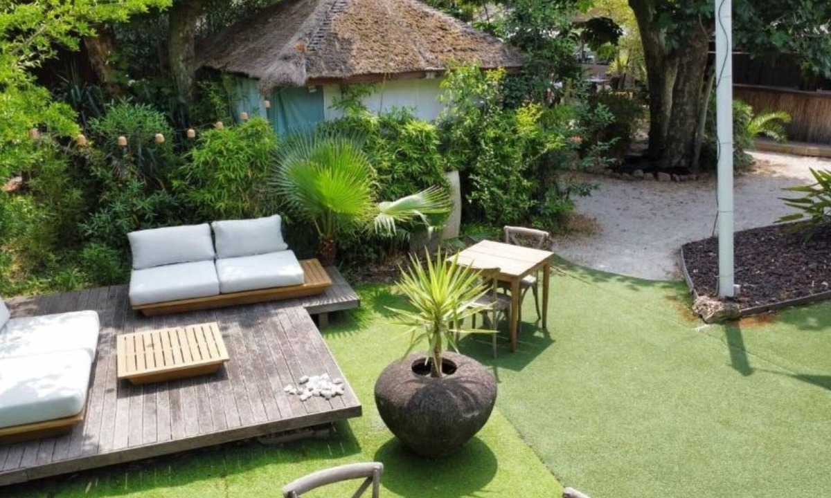 Sanary-sur-Mer Hotel | Hotel Comfort Seconds from Sand! Relax w/Terrace and Lush Garden