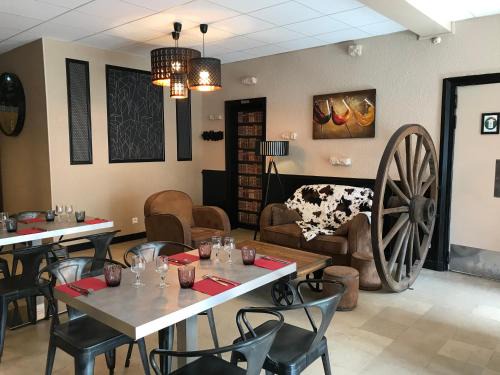 Tonnerre Hotel | Hotel du Centre - Restaurant le P'tit Gourmet