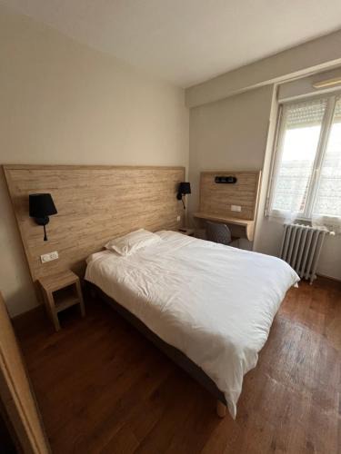 Vic-Fezensac Hotel | Hotel Le D'artagnan
