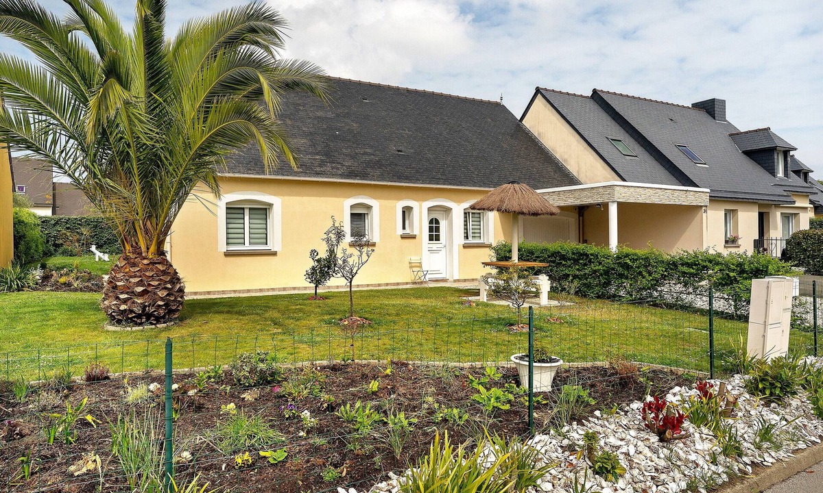 Saint-Meloir-des-Ondes House | House 10 Minutes from Saint Malo