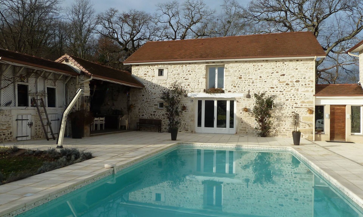 Gan House | HOUSE AT THE FOOT OF THE PYRENEES