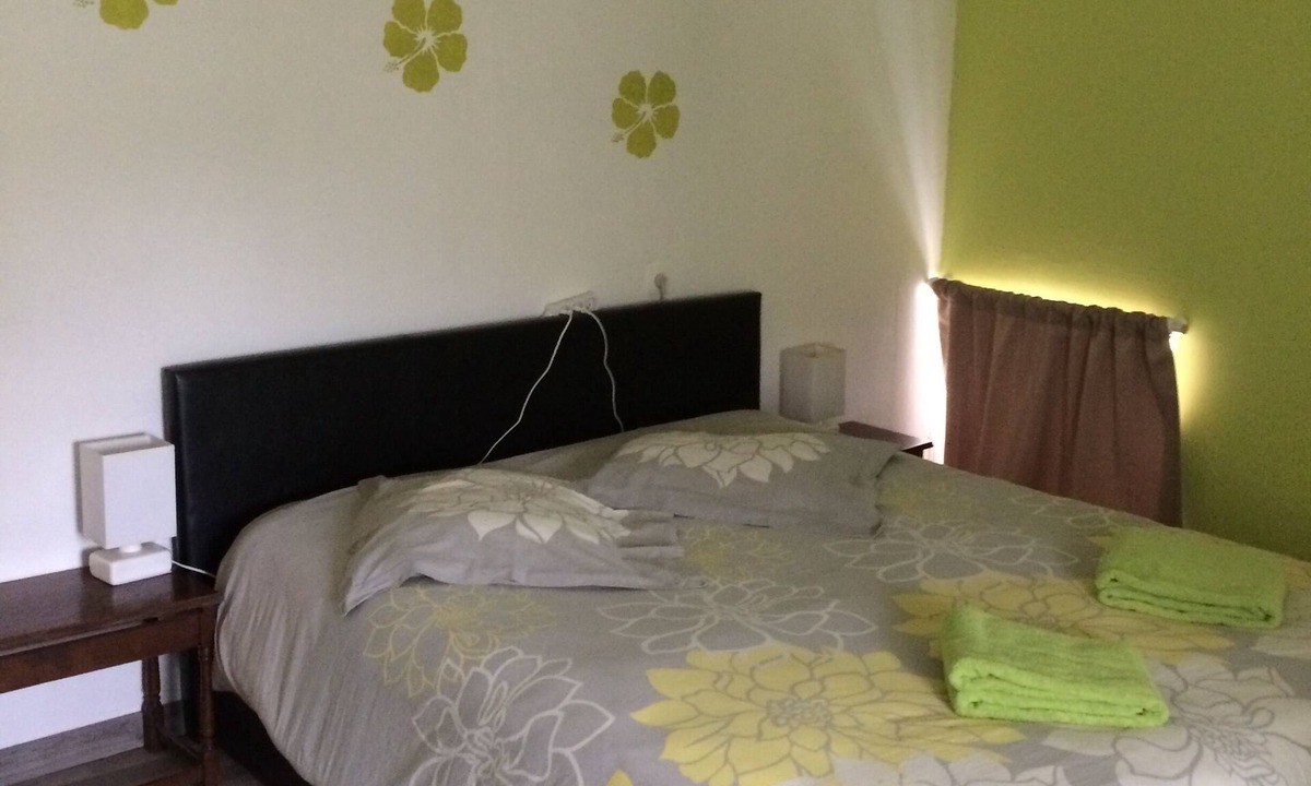 Fontaines-Saint-Clair House | House Birds in quiet little Meuse village