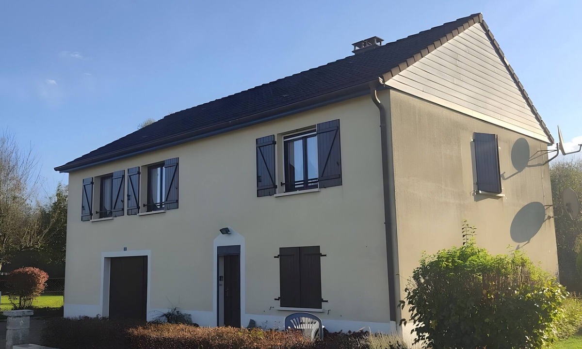 Liffol-le-Grand Apartment | House for 9 Guests with Private Garden