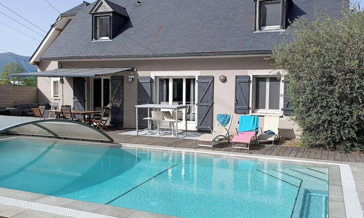Villelongue House | HOUSE HAUTES PYRENEES (65260) VILLELONGUE WITH SWIMMING POOL AND JACUZZI
