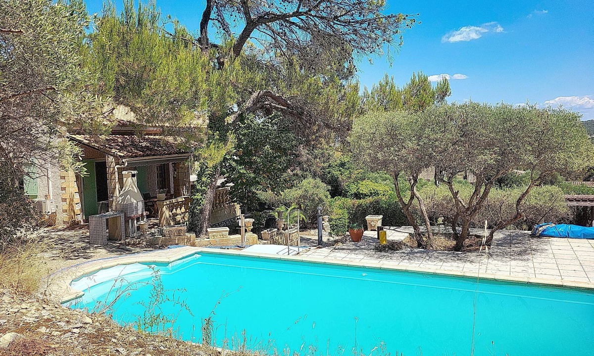 Aramon House | House in Aramon, a pretty village in the Gard, in the hills overlooking the Rhone