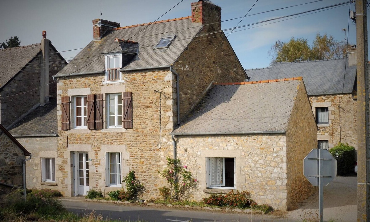 Pleslin-Trigavou House | House in small village located between Dinard, St Malo and Dinan medieval town