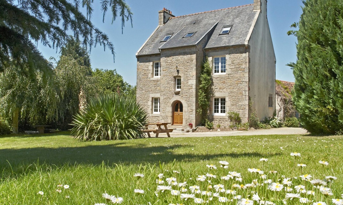 Plouegat-Moysan House | House-Traditional-Park view-Ensuite with Shower