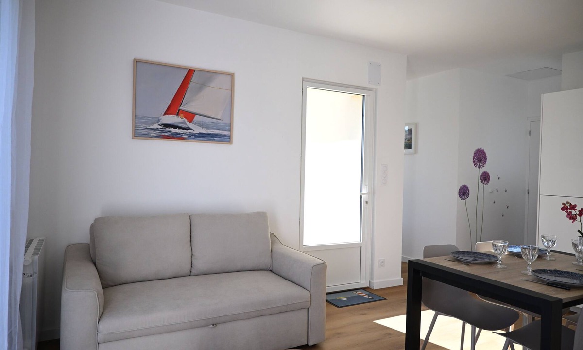 Lannion House | House- Walled garden-Beg bequeath-Beach and GR34
