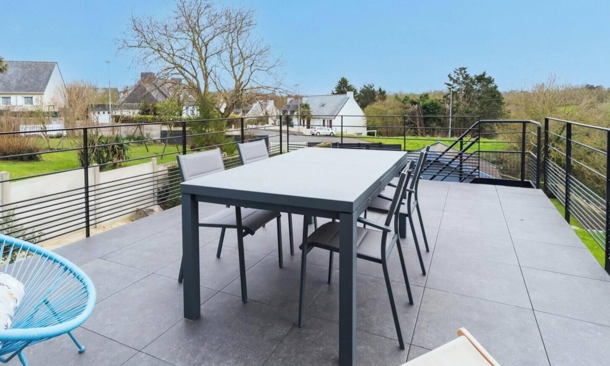 Binic House | House with terrace, close to beach and port of Bin