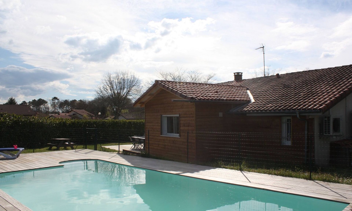 Saubion House | house with pool 10 km from the beach