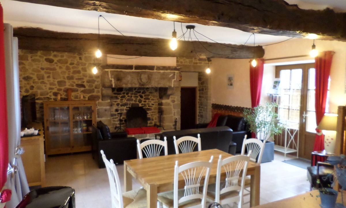 Pleven Cottage | House with terrace and garden 15 minutes from the beach